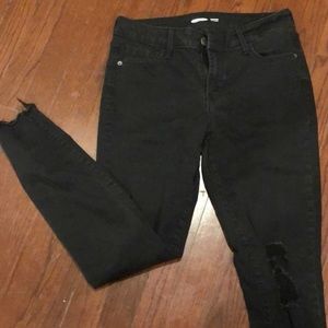 OLD NAVY Rockstar Super Skinny Black Distressed Jeans.